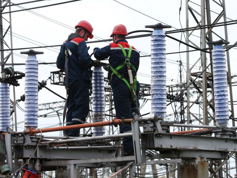 Нужно ли ответственному за электрохозяйство проходить аттестацию по промышленной безопасности в Ростехнадзоре?